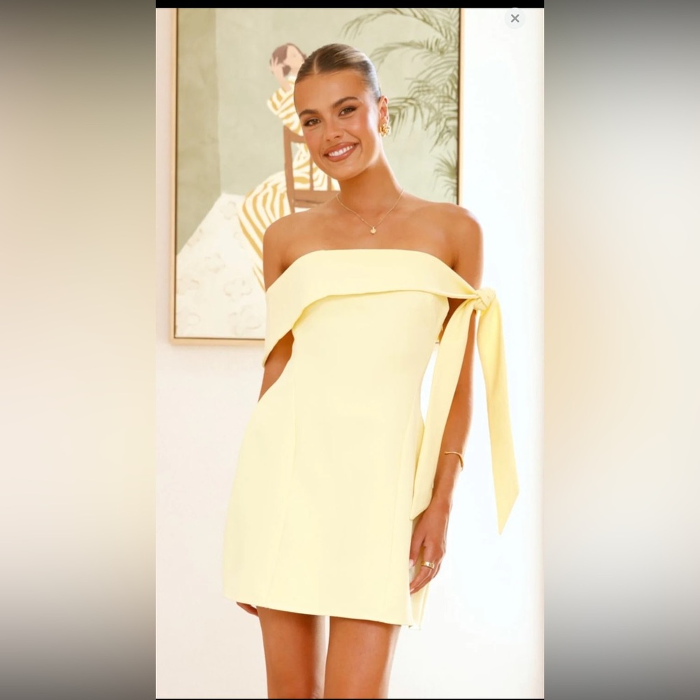 NWT BILLY J Halen Off the shoulder Mini Dress- Lemon